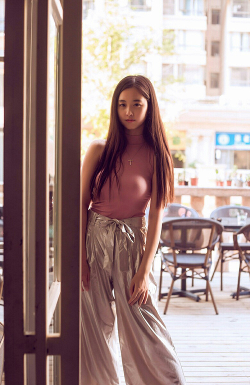 “青少年足球公益跑活动引领全民健身热潮”，足球公益活动标语