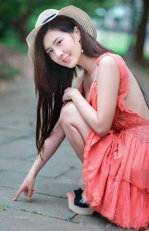 九游娱乐APP-夏季皮划艇比赛，极速穿梭水流，皮划艇挑战赛